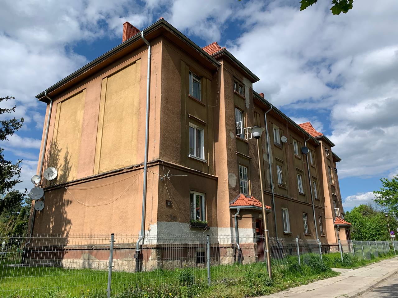 Ogłoszenie przetargu na remont budynku nr 20